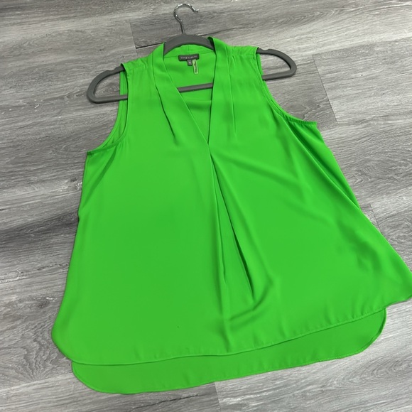 Vince Camuto elegant v-neck blouse - Picture 3 of 5